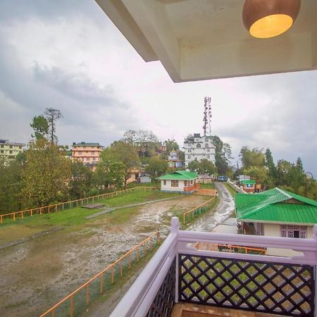 The Pelling Resort Buitenkant foto