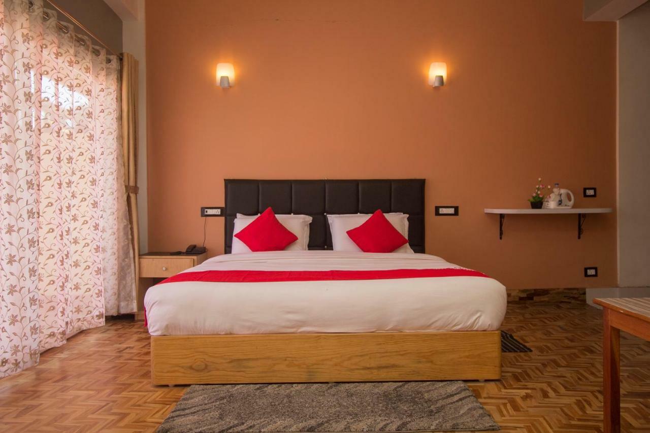 The Pelling Resort Buitenkant foto