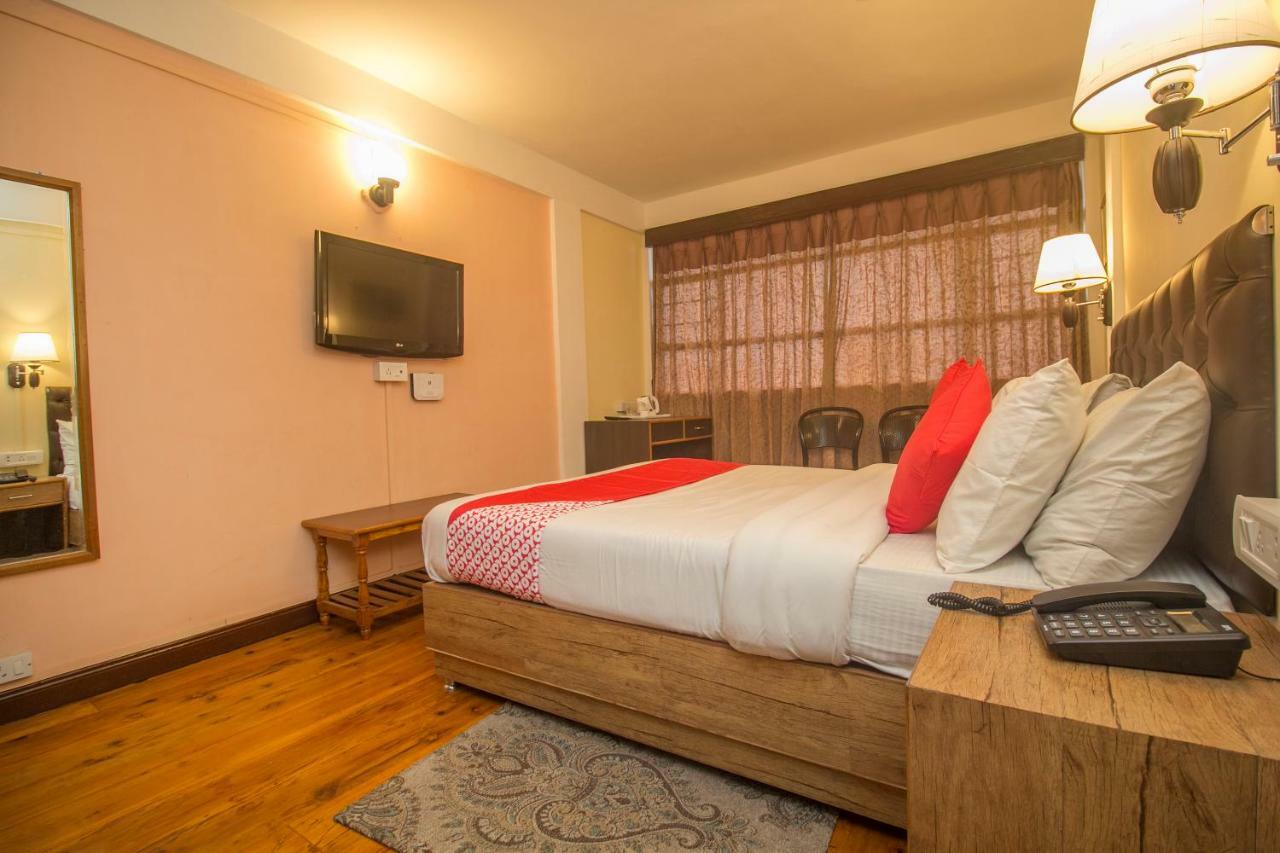 The Pelling Resort Buitenkant foto
