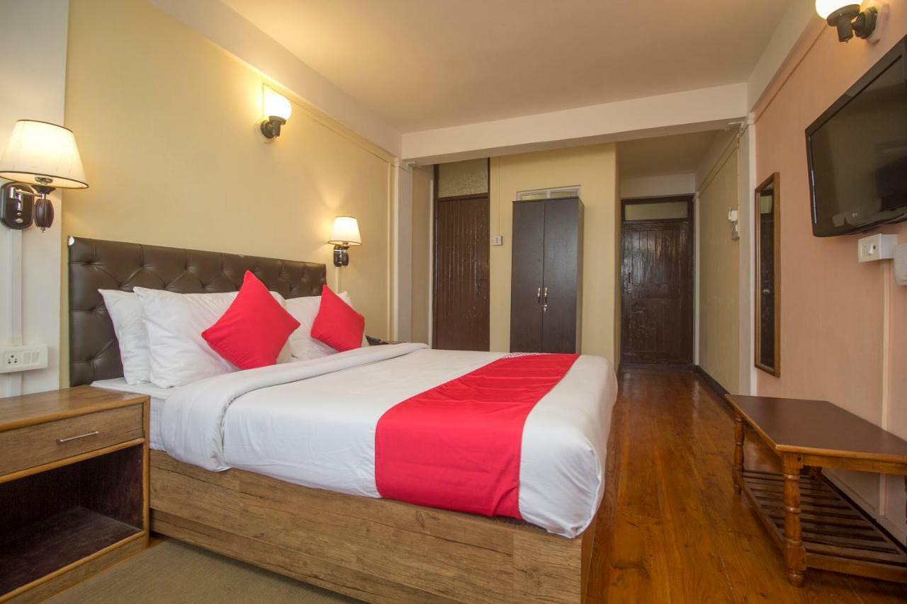 The Pelling Resort Buitenkant foto