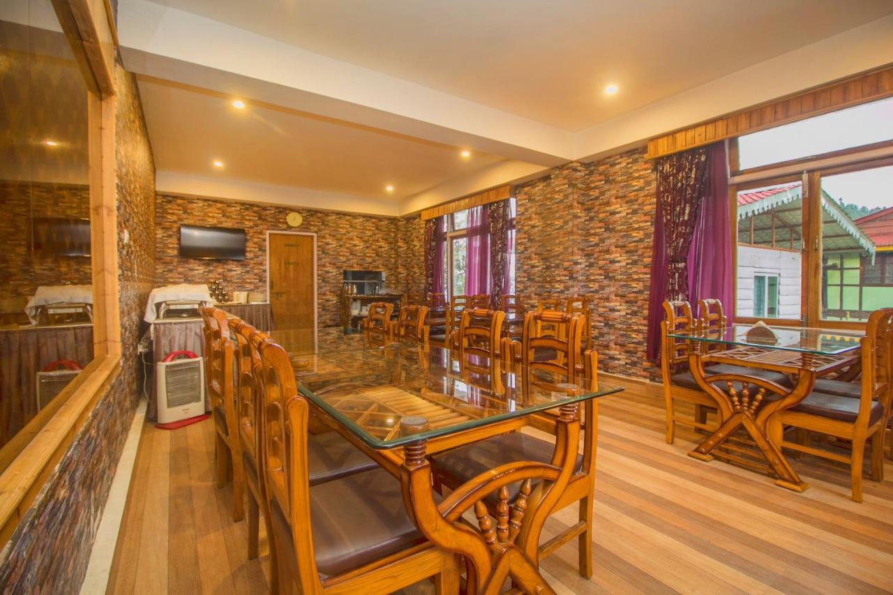 The Pelling Resort Buitenkant foto