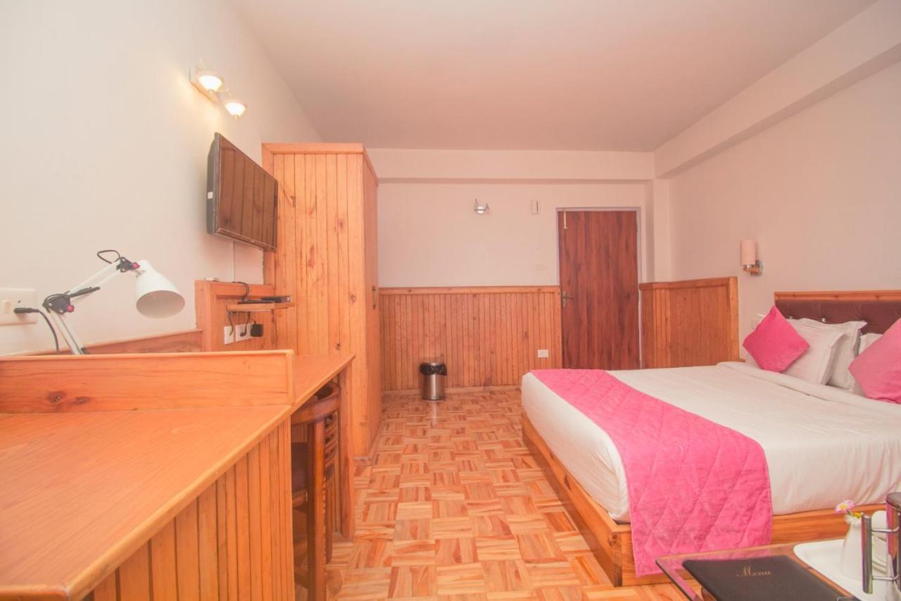 The Pelling Resort Buitenkant foto